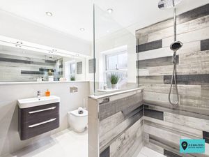 Family Bathroom- click for photo gallery